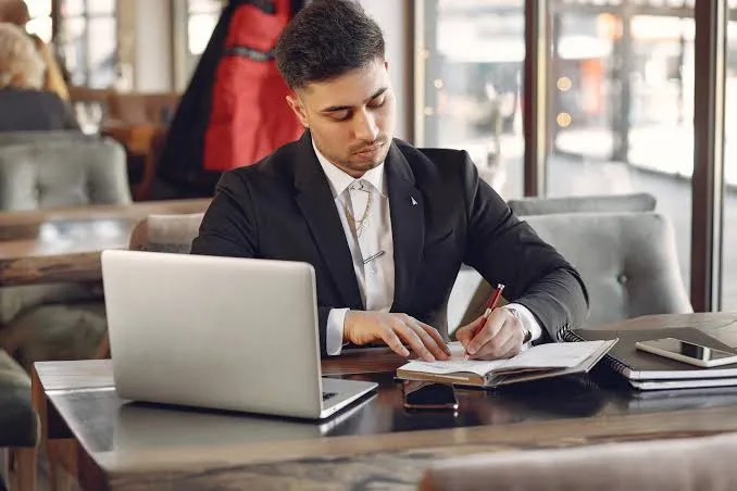 محامي نزاعات مقاولات في جدة